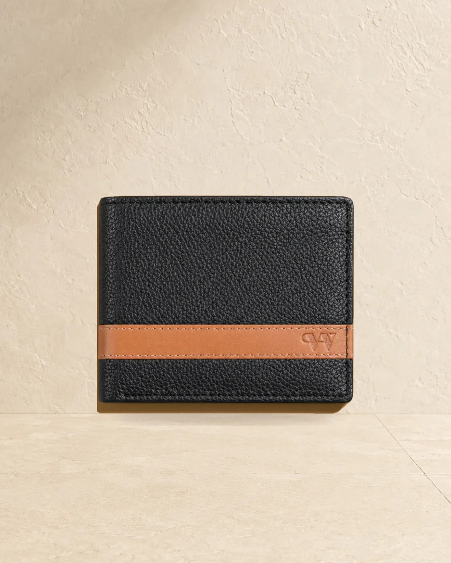 Bifold wallet, Black full-grain pebbled leather, style LG-WAL-M-002